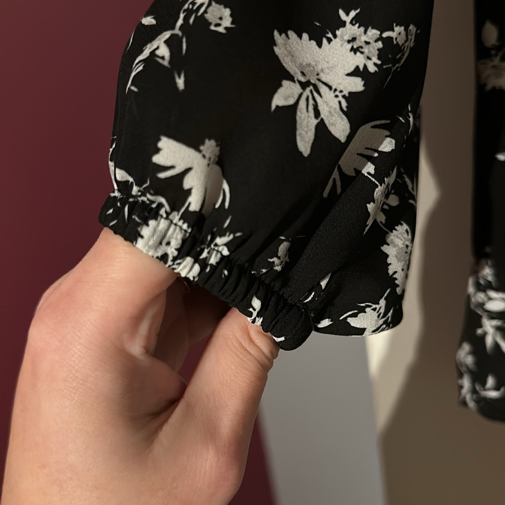 Torrid women’s floral blouse size 1 - Picture 2 of 5